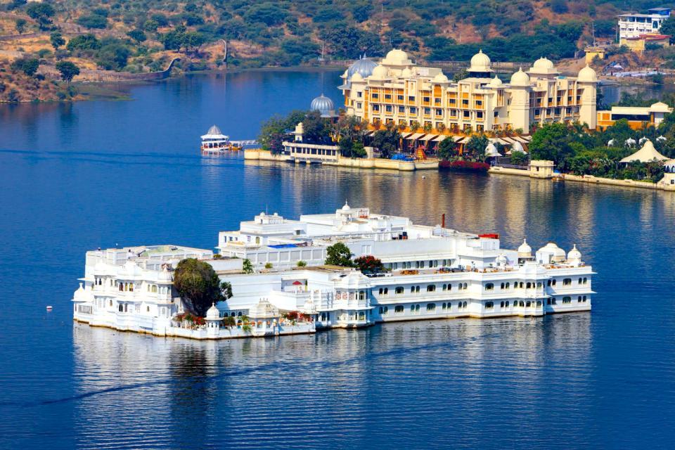 Book Online Tour Packages In Udaipur